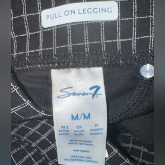 Seven7 Women's 4 Way Pull on Ponte Legging Size Medium - Picture 8 of 9
